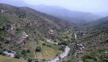 انفجارات عنيفة في انحاء متفرقة من جبهة الاحكوم جنوبي شرق محافظة تعز