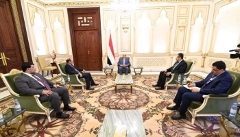 الرئيس اليمني يعقد اجتماعا استثنائيا بمعاونيه وسط حراك دبلوماسي لخفض التوتر مع الانتقالي واستئناف المسار التفاوضي مع الحوثيين