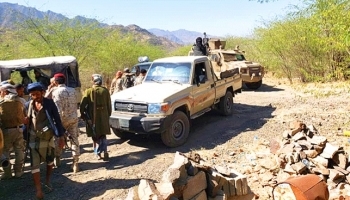 مقتل جندي من قوات الانتقالي الجنوبي واصابة مدني بمعارك ضد الحوثيين في منطقة يافع