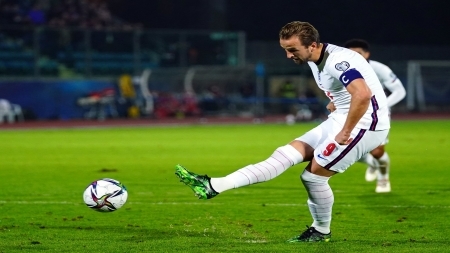 انكلترا تكتسح سان مارينو 10-صفر وتتأهل إلى النهائيات