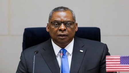 وزير الدفاع الأمريكي يؤكد التزام الولايات المتحدة بمساعدة الإمارات في الدفاع عن أراضيها