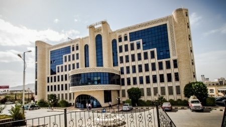 الحوثيون يعلنون زيادة في اسعار المشتقات النفطية رغم دخول المزيد من سفن الوقود‎