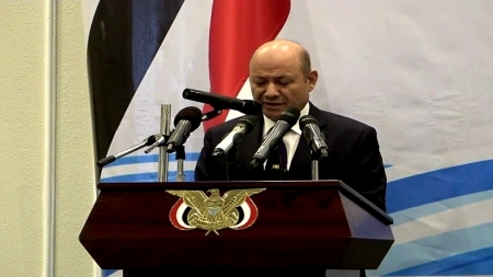 الرئيس الانتقالي الجديد واعضاء مجلس القيادة يؤدون اليمين الدستورية امام جلسة برلمانية نادرة