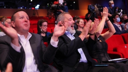 الصحافي الروسي الفائز بنوبل السلام يبيع ميدالية الجائزة بـ103,5 مليون دولار دعماً لأطفال أوكرانيا