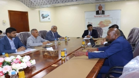 الحكومة تؤكد التزامها بضوابط استيراد وتسويق الوقود بشفافية ومنع الاحتكار