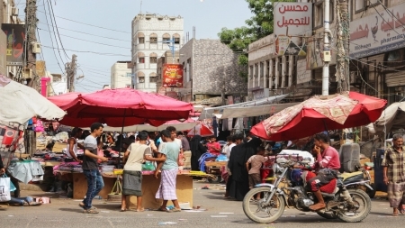 تراجع قيمة الريال اليمني مع تأخير الدعم السعودي والإماراتي