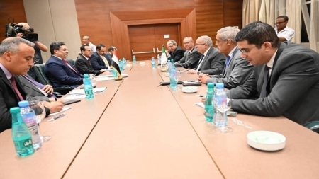 بحث إمكانية زيادة المنح الدراسية للطلاب اليمنيين