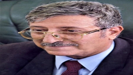 عبدالعزيز المقالح.. فاجعة الرحيل لعصر من الشعر والعطاء الوطني والادبي والفكري الجليل