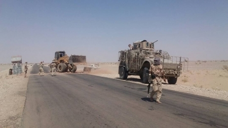 مقتل جنديين وإصابة 4 اخرين بكمين نصبه مسلحون لموظفين دوليين شرقي مأرب