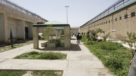 جماعة الحوثيين تعتدي على نزلاء السجن المركزي في ذمار