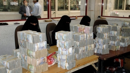 قنبلة الديون تهدد بنسف الإصلاحات