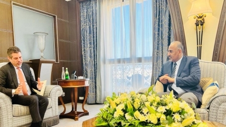 الزبيدي يجدد التمسك بحل القضية الجنوبية وفق تطلعات المجلس الانتقالي المطالب بالانفصال