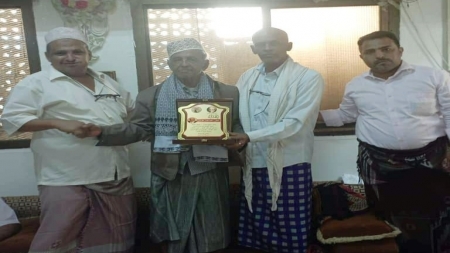 مركز المرشدي الثقافي يكرم الفنان القدير محمد محسن عطروش