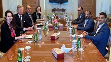 المبعوث الأممي يلتقي وفد الحوثيين التفاوضي للبحث في ترتيبات الحل الشامل وتبادل الاسرى