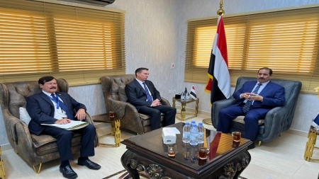 الحكومة اليمنية تبدي رغبتها في تعاون أوسع مع الولايات المتحدة في مكافحة الإرهاب وتهريب الأسلحة
