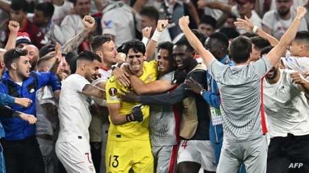 إشادات دولية بـ"رجل المباراة".. المغربي ياسين بونو يقود إشبيلية للقب يوروليغ