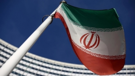 الاتحاد الأوروبي يدعو إيران للتراجع عن سحب اعتماد مفتشي  "الطاقة الذرية"