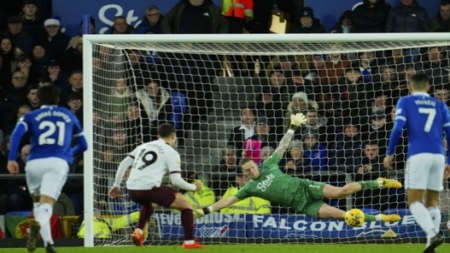 مانشستر سيتي يهزم إيفرتون ويرتقي للمركز في الرابع الدوري الإنجليزي