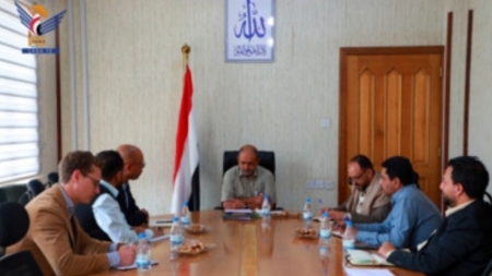 الحوثيون يطالبون الأمم المتحدة باستئناف توزيع المساعدات الغذائية في مناطق سيطرتهم