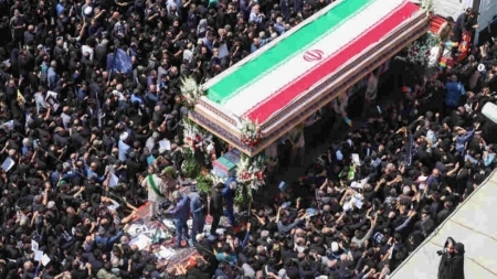 جثمان الرئيس الإيراني إبراهيم رئيسي يوارى اليوم الثرى بمشهد بعد مراسم تشييع استمرت يومين