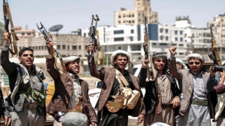 "العفو الدولية" تطالب الحوثيين بالإفراج الفوري عن الموظفين الأمميين والمدنيين المحتجزين "تعسفياً"