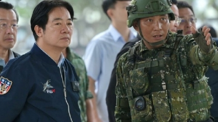 الصين تستنكر "بشدة" زيارة رئيس تايوان لهاواي وتنتقد بيع واشنطن أسلحة لتايبيه