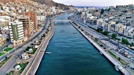 السلطة المحلية بحضرموت ترحب بخطة الرئاسة بشأن تطبيع الأوضاع في المحافظة