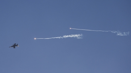 الجيش الإسرائيلي يقول انه اعترض منذ بدء حرب غزة نحو 40 صاروخًا و320 مسيرة أطلقت من اليمن