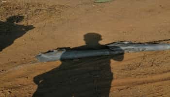 الرياض: صاروخ كاتيوشا منسوب للحوثيين بسقط في حديقة مجاورة لمستشفى بمحافظة الحرث السعودية