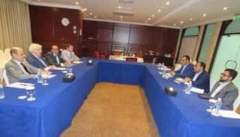 مسقط: الحوثيون يلمحون الى مطالبهم  للتعاطي مع جهود الوساطة الاممية الاميركية لوقف اطلاق النار