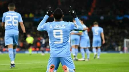 دوري أبطال أوروبا: مانشستر سيتي يهزم باريس سان جرمان 2-1 ويتأهلان سويا الى ثمن النهائي