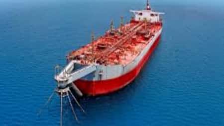 القاهرة: البرلمان العربي يطالب بتحرك دولي عاجل لإجبار الحوثيين على القبول بإنقاذ "صافر"