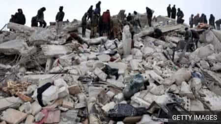 اعلام غربي: "صبيحة يوم القيامة في تركيا وسوريا"