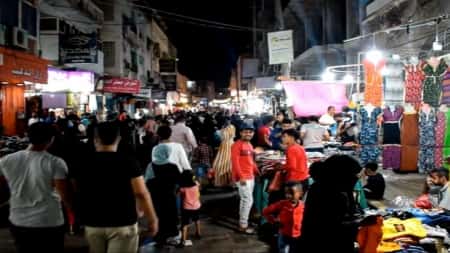 تحقيق: عاطلون عن العمل في عدن يغتنمون فرصة العيد لكسب الرزق من مهن مؤقتة