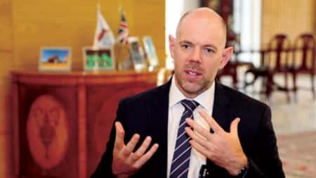 لندن: بريطانيا تدعو الى تسهيل عمليات الوصول الانساني لنحو 21 مليون يمني