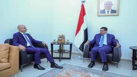 الرياض: فرنسا تدعو الحوثيين للتفاوض "بحسن نية" مع الحكومة المعترف بها لإحلال السلام في اليمن