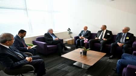 نيويورك: الرئيس العليمي يشجع الامم المتحدة على تحويل تمويلها الاغاثي عبر البنك المركزي اليمني