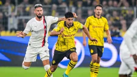 رياضة: نيوكاسل يهين باريس برباعية والتعادل يحسم موقعة درتموند وميلان