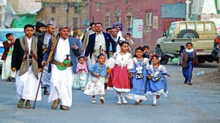 تقرير: "العيدية" وجبر الخواطر العائلية