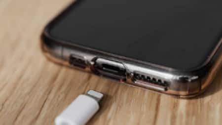 تكنولوجيا: 8 طرق لشحن الهاتف الذكي بسرعة فائقة