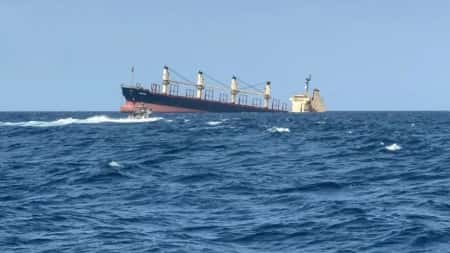 تقرير: لماذا أعلنت إيران تزويد الحوثيين بتكنولوجيا الصواريخ الباليستية البحرية في هذا التوقيت؟