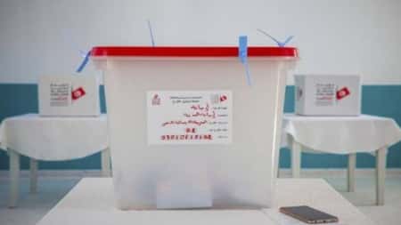 تونس: منافسا قيس سعيد يعترضان على نتائج تقديرية أولية للانتخابات الرئاسية