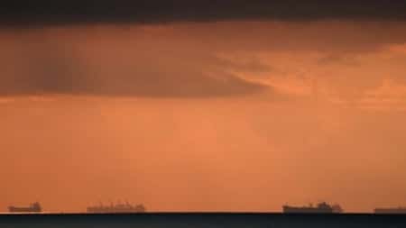 طهران: مخزون النفط الإيراني بالبحر عند أعلى مستوياته في 5 أشهر بفعل العقوبات