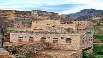 منازل في جبال محمية برع، محافظة الحديدة غربي البلاد.