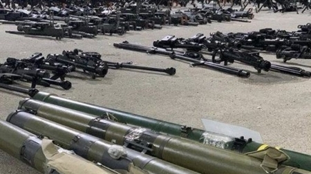 الخارجية الأمريكية تقول ان تدفق الأسلحة الإيرانية يطيل أمد الحرب في اليمن