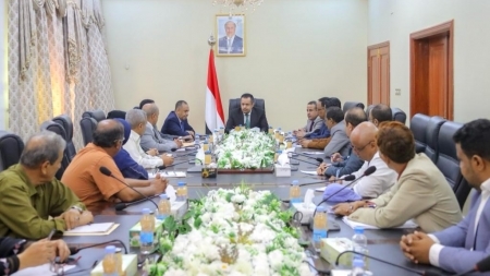 الحكومة تقول ان العملة المحلية تحسنت بنحو 40 وتؤكد تعهدات سعودية بشأن وديعة جديدة