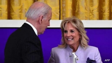 بايدن وزوجته يعلنان أن دخلهما بلغ 600 ألف دولار عام 2021