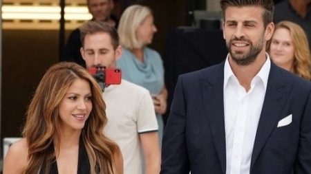 شاكيرا وبيكيه يعلنان انفصالهما رسميا