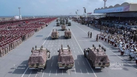 الاعلام الايراني يقول ان استعراض الحوثيين في الحديدة، هو رسالة تعكس ترسيخ قوة حلفاء طهران على اليمن والبحر الاحمر