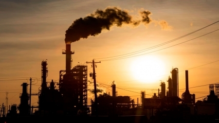 النفط يهبط دون 80 دولارًا ويصل إلى أدنى مستوى في 8 أشهر مع تصاعد مخاوف الركود